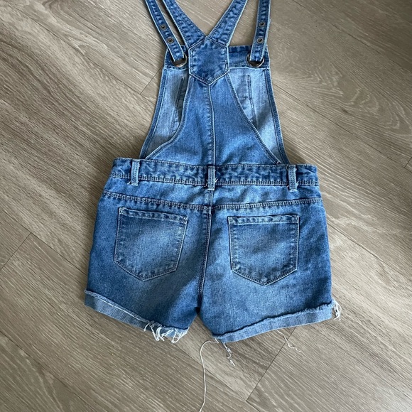 ARIZONA JEANS CO DENIM OVERALL DISTRESSED ROMPER - Picture 2 of 2